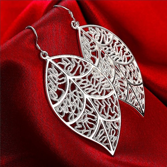 Sterling Silver Feather Necklace Earrings Set - Picture 4 of 6